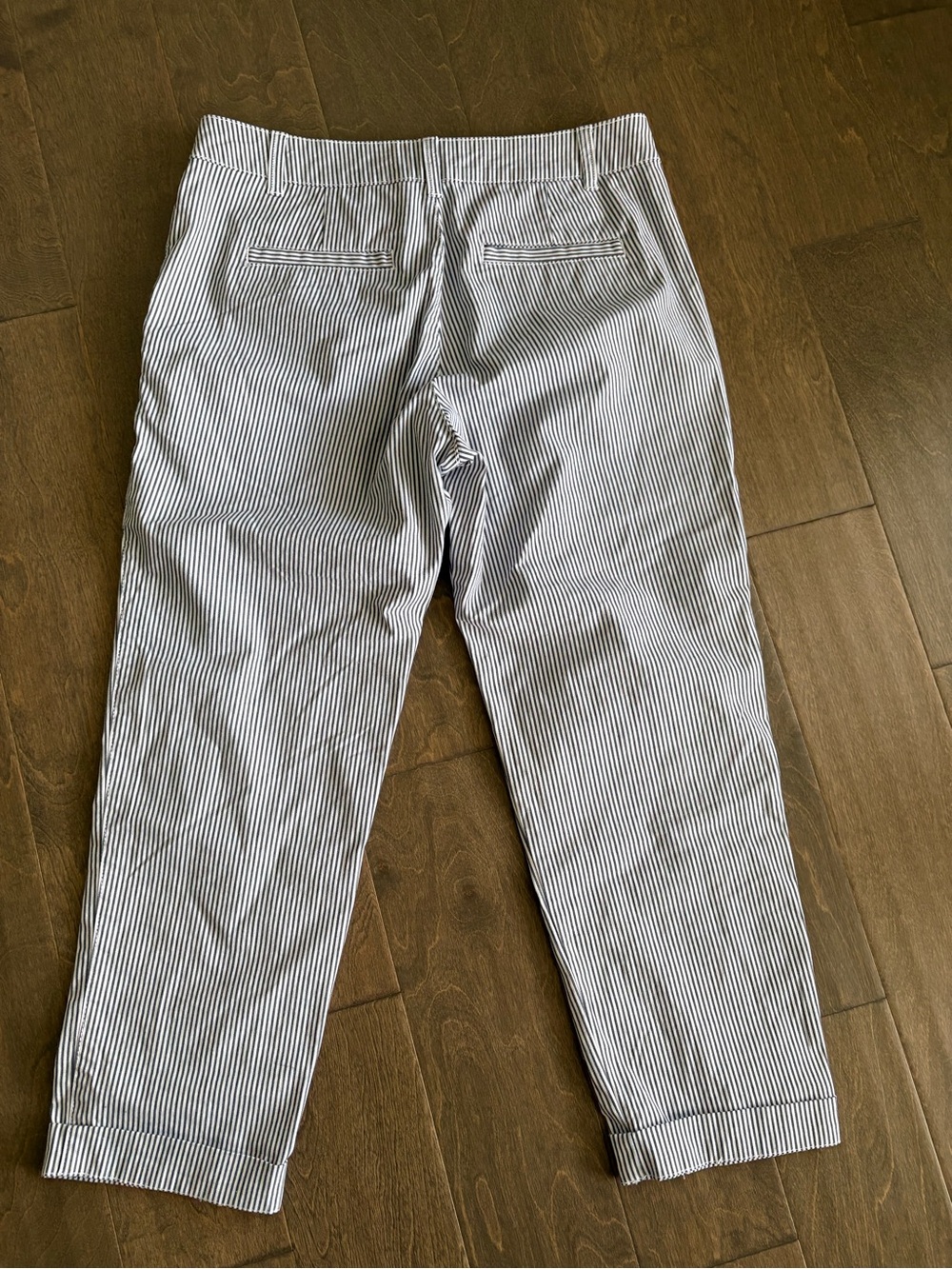 Gap white + navy striped girlfriend khaki Size 8 - Picture 4 of 5